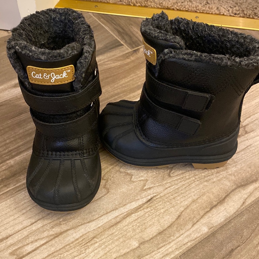 Cat and Jack toddler snow boots